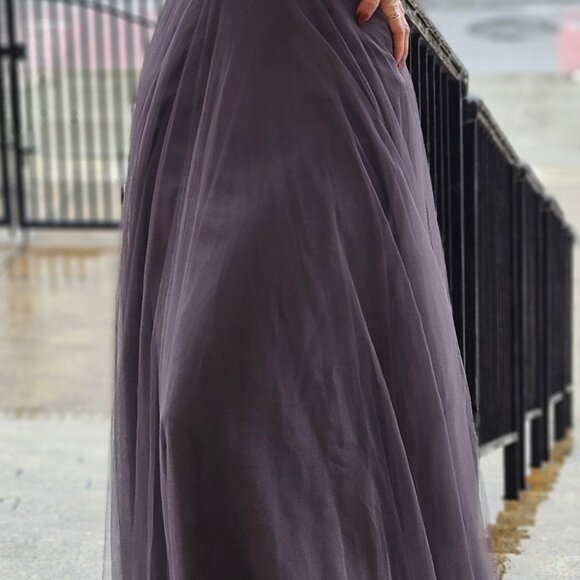 Elegant Lace Wedding Dress in Gray - Picture 5 of 6